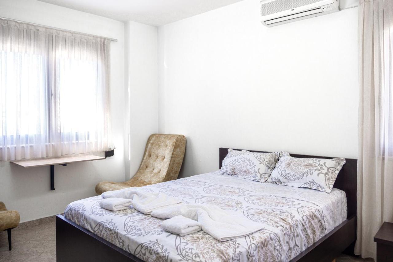 Center Two Private Bedrooms Near Scanderbeg Square On Shared Kwatera prywatna *