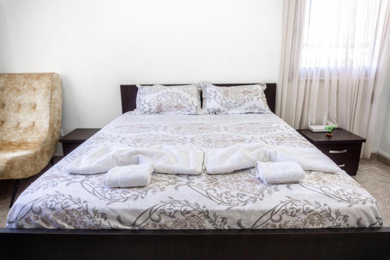 Center Two Private Bedrooms Near Scanderbeg Square On Shared Kwatera prywatna *
